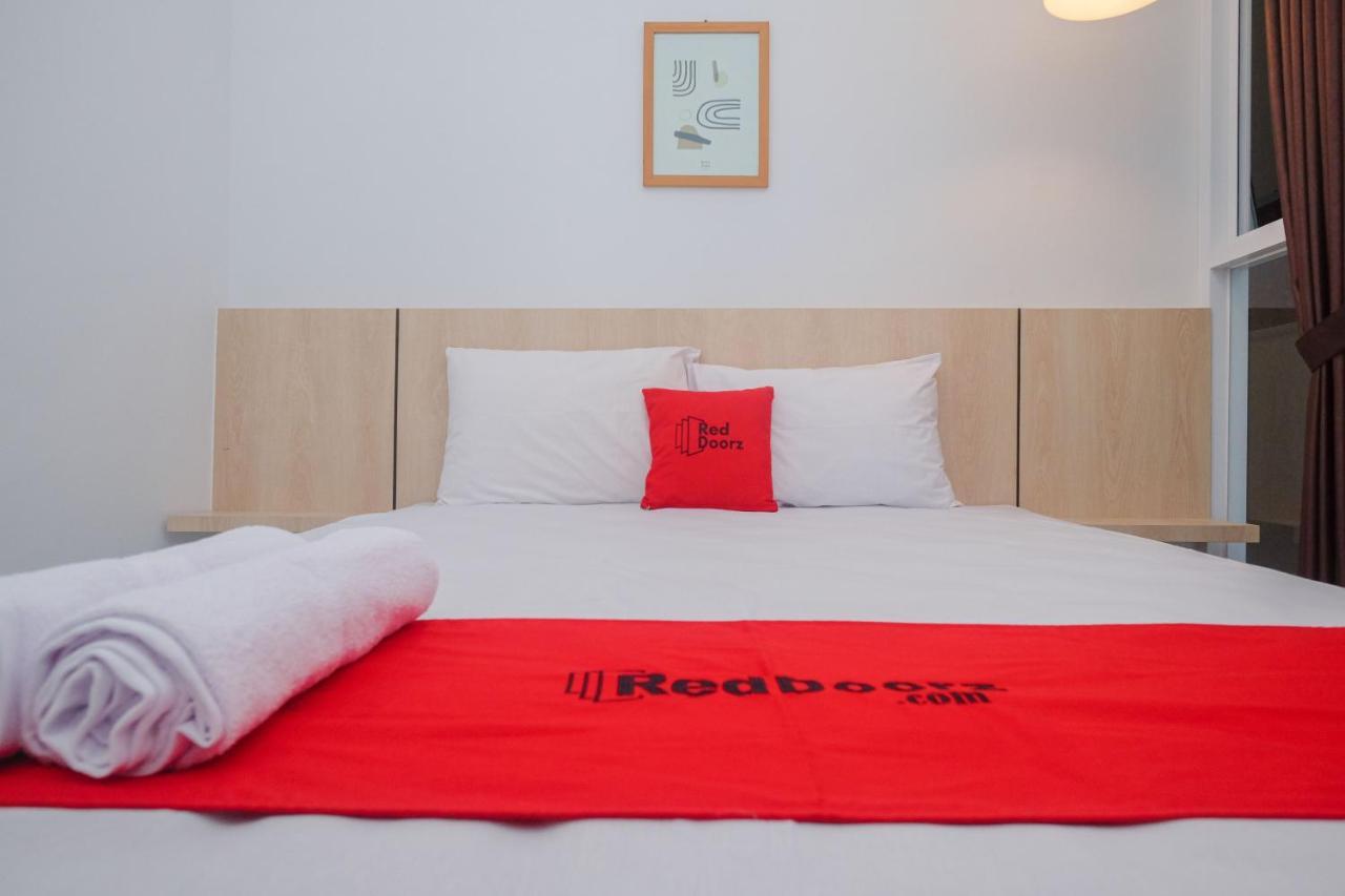 Отель Reddoorz Syariah @ Tlogosari Semarang Alastuwo Экстерьер фото
