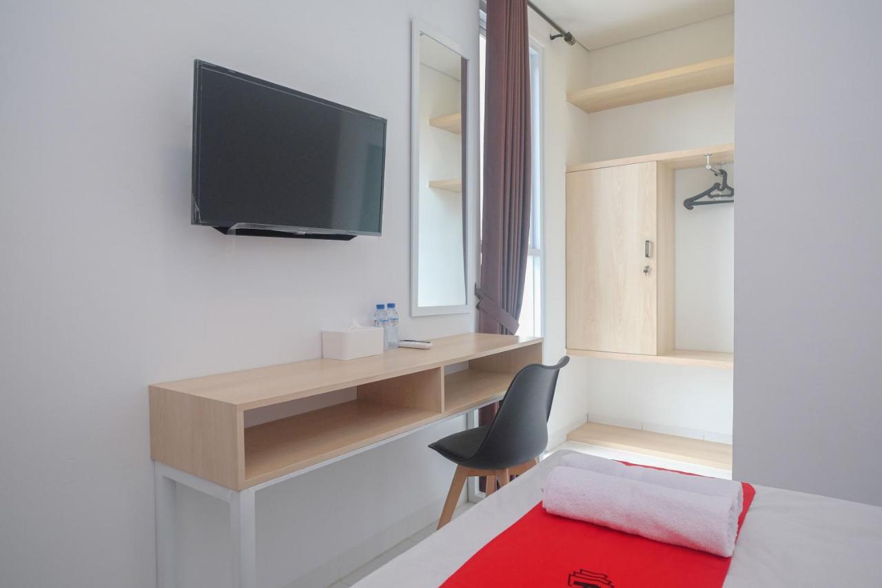 Отель Reddoorz Syariah @ Tlogosari Semarang Alastuwo Экстерьер фото